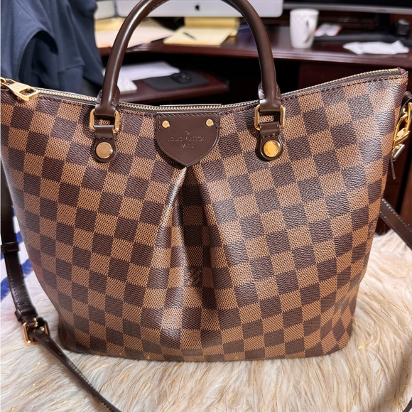Beautiful Louis Vuitton SIENA PM Damier ebene with long strap, duster and cert. - Picture 2 of 16